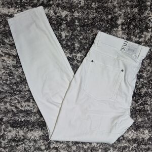 NWT Sz L HUE Essential White Denim Leggings